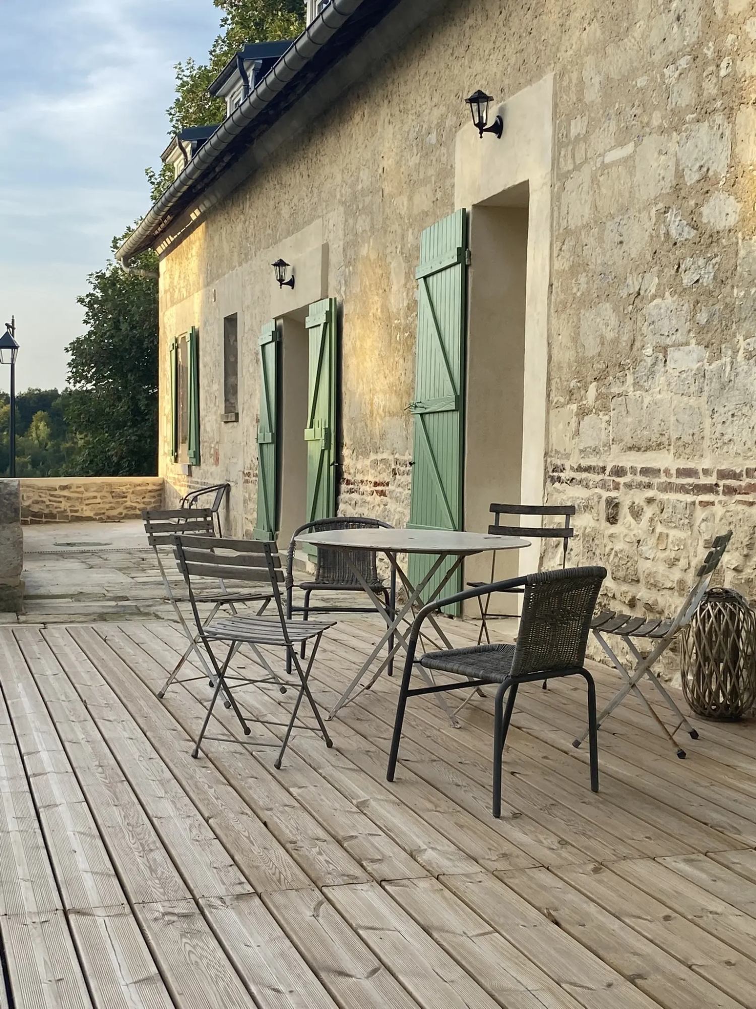 Terrasse en bois du gîte